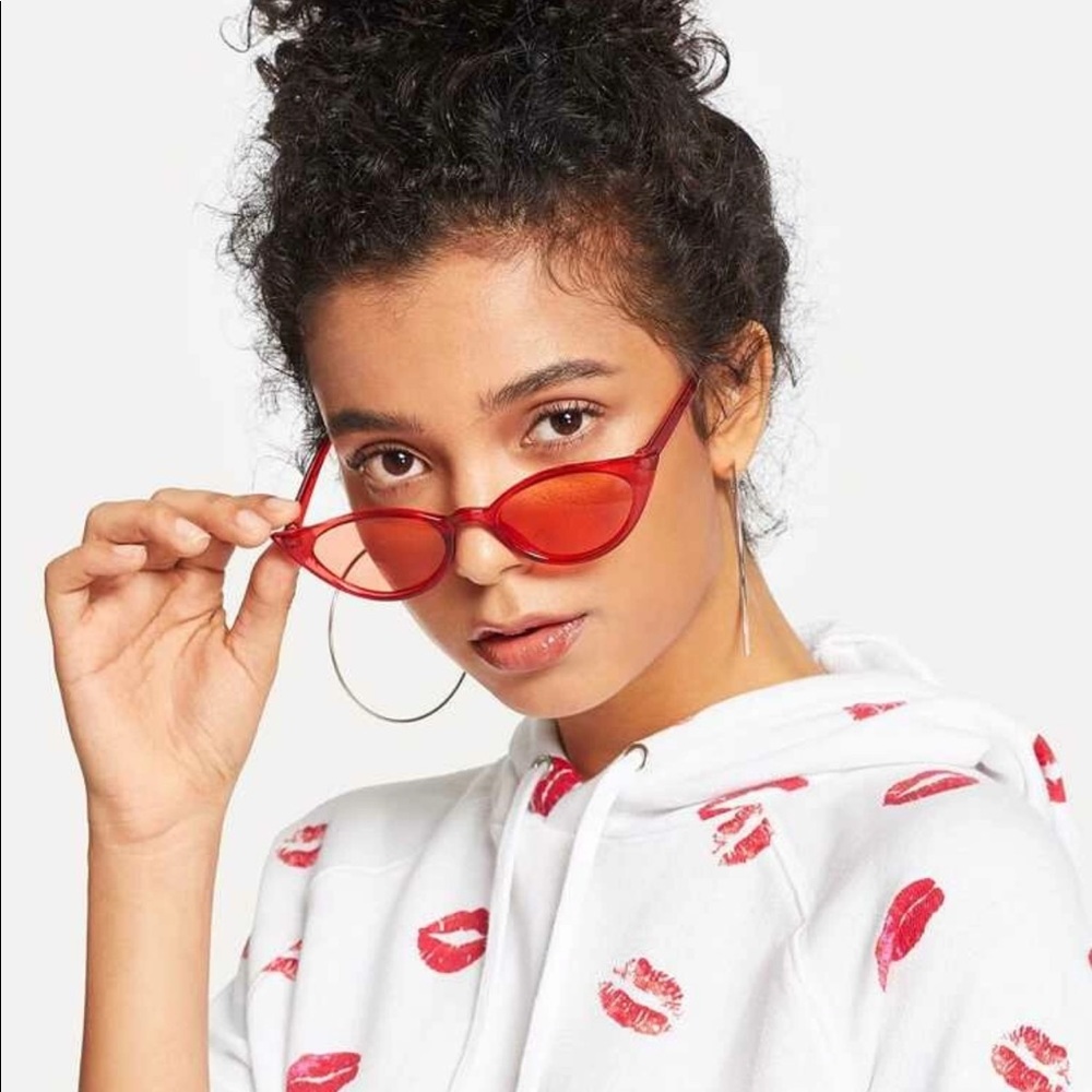 NEW w/ Case Retro Red Cat Eye Sunglasses - Picture 6 of 7